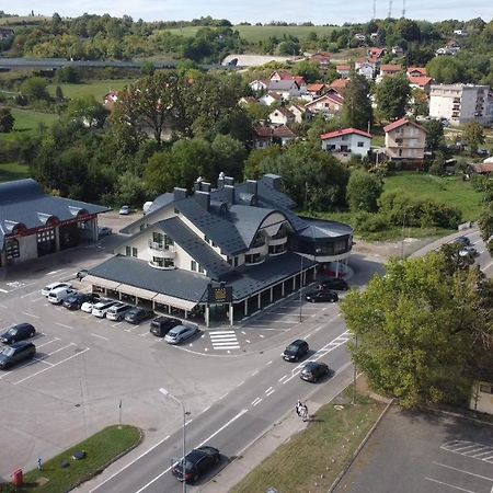 Hotel Лакташи Екстер'єр фото