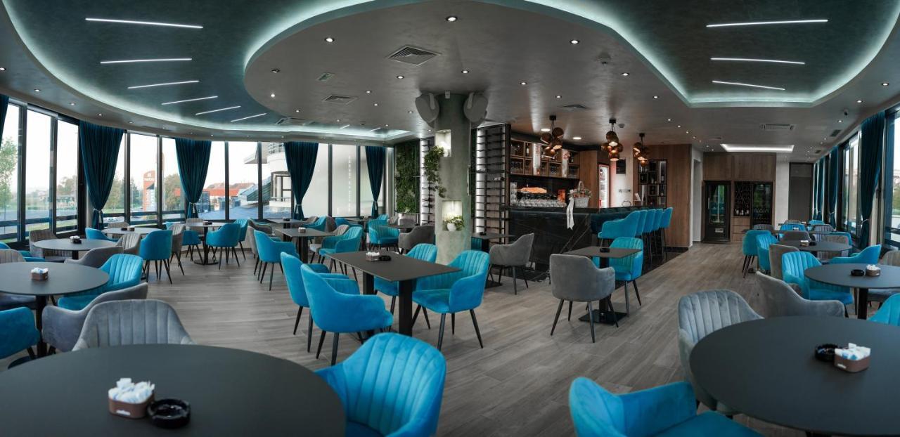 Hotel Лакташи Екстер'єр фото