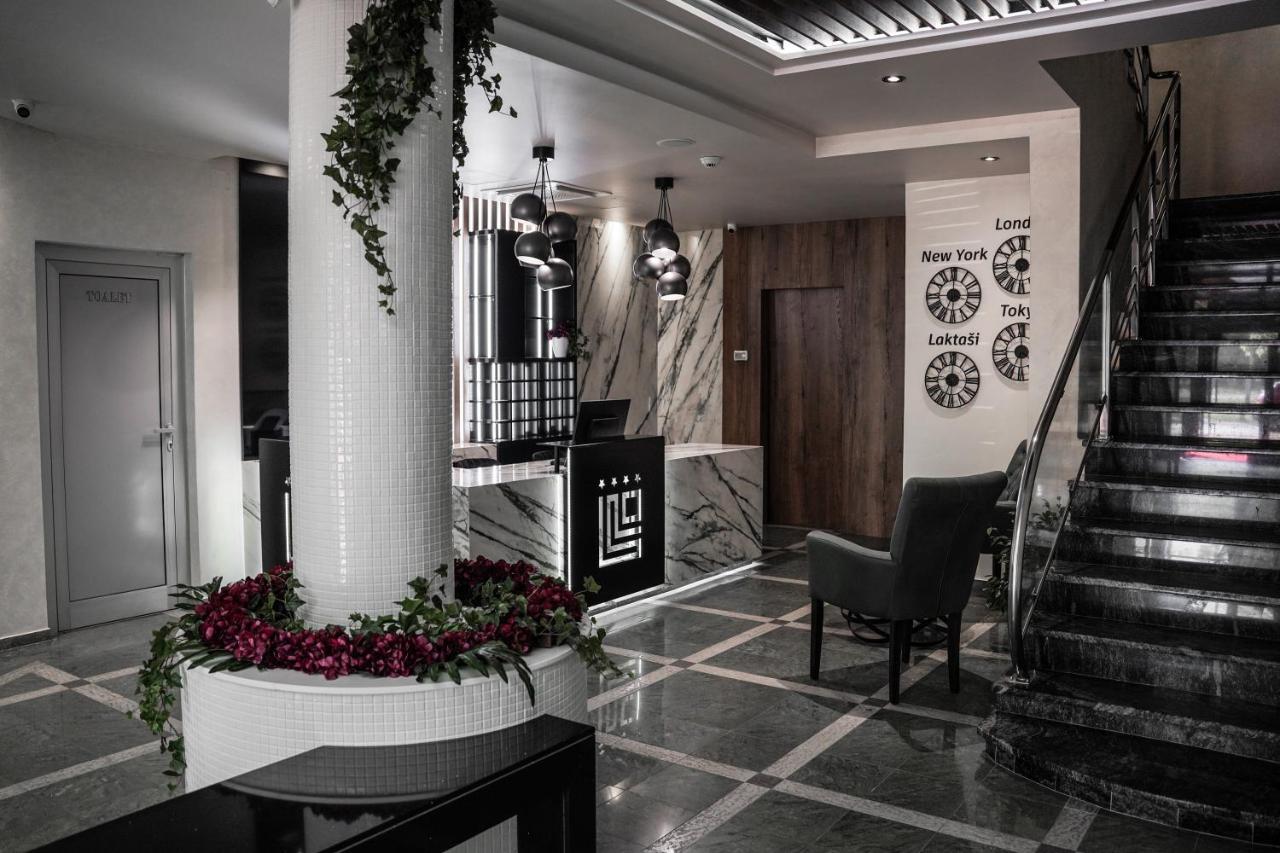 Hotel Лакташи Екстер'єр фото